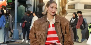 Gigi Hadid porte les mocassins must-have de l’automne-hiver