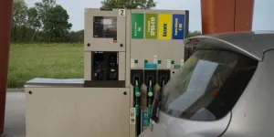 Carburant, fournitures scolaires, équipement de la maison… qu’est ce qui se cachent derrière les opérations "à prix coûtant" ?