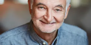 Jacques Attali : "Les jeunes héritent d’un monde dégradé, rendant toute gratitude envers leurs aînés difficile"
