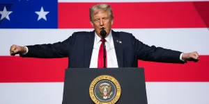 Généraux trop "gros", "hommes en robe"… Le raout délirant de Donald Trump devant tous ses généraux