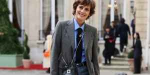 À la FW de Paris, Inès de la Fressange signe l’association mode la plus élégante de l’automne