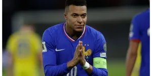 Kylian Mbappé sur le départ de Didier Deschamps de l’équipe de France de football : "On ne le chasse pas"