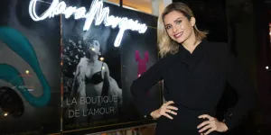 Clara Morgane révèle avoir "décroché" de la religion catholique "en fréquentant beaucoup les sœurs"