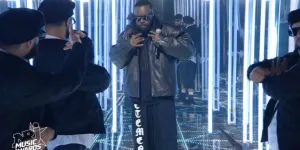 NRJ Music Awards 2024 : Gims atomisé par les internautes après son playback "catastrophique"