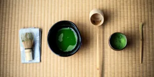 Pourquoi ça marche ? Le matcha, la poudre verte dont raffole l'Occident