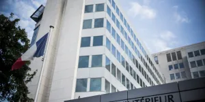 "Bloquons tout" : dans la police et le renseignement, la crainte des sabotages et… des "ingérences étrangères"