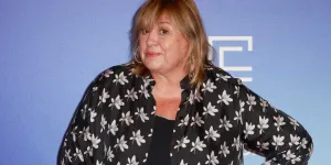 "J’étais la fille du Diable" : Michèle Bernier évoque comment la célébrité sulfureuse de son père l’a impactée