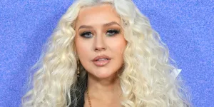 Christina Aguilera renoue avec sa coiffure emblématique des années 2000