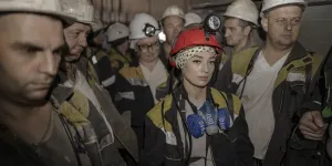 « Rien n'aurait pu m'empêcher d'y aller » : en Ukraine, les femmes mobilisées dans les mines de charbon