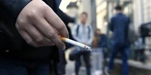 Interdiction de la vente de tabac aux jeunes : "La génération sans tabac, c'est une idée qui est applicable", estime un tabacologue