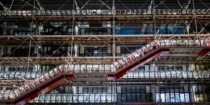 Envie de vivre une expérience étrange ? À Paris, déambulez dans Beaubourg à quelques jours de sa fermeture…