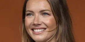 Miss France 2026 : "À 4h50 du matin", Amandine Petit quitte les candidates, réveillée brutalement pour un nouveau défi personnel