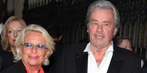 “Vous connaissez ma petite sœur ?” : Véronique de Villèle se confie sur son lien intime avec Alain Delon