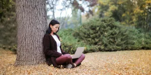 Quand la nature ralentit, vos pensées s’expriment : Pourquoi l’automne est parfait pour le journaling