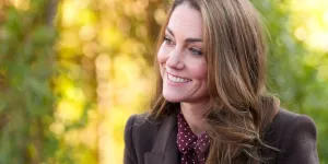 Kate Middleton mise sur la couleur de manteau tendance de l'automne