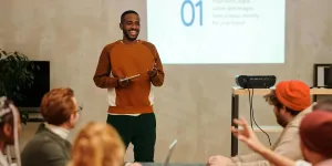 Comment rendre une conférence ou une présentation accessible ? Bonnes pratiques et outils
