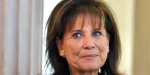 Anne Sinclair : ce reportage sur Jacques Martin, Pierre Bellemare, et les misogynes du PAF qui a lancé sa carrière