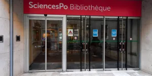 Sciences Po Paris : des caméras espions trouvées... dans les toilettes de la bibliothèque