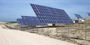 Un excès d'énergies renouvelables ? : après la panne électrique en Espagne, une "guerre totale" par rapports interposés