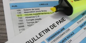 "J'ai toujours fait des heures non payées" : les Français moins bosseurs que leurs voisins, vraiment ?