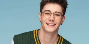 Axel Marbeuf (Star Academy) métamorphosé : l'ancien candidat change de look pour incarner Roméo