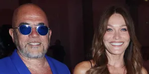 “J’avais des a priori” : Pascal Obispo se confie sur sa rencontre avec Carla Bruni