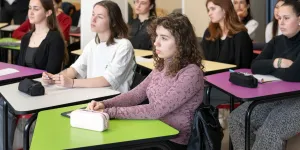 Vote à partir de 16 ans : les Britanniques l'envisagent, les Français restent très réticents