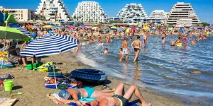 Tourisme et spéculation immobilière : la bétonisation des fronts de mer, un drame et du mauvais goût
