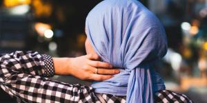 Peut-on exister dans l'espace public français quand on porte un hijab?