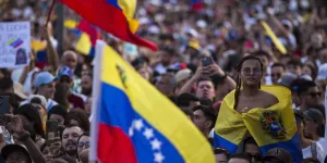 Présidentielle contestée au Venezuela : "L'opposition ne fait pas le poids face à un Maduro soutenu par l'armée"