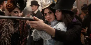 "Dracula" de Luc Besson : mauvais pastiche d’un mythe usé jusqu’au sang