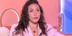 Louise Chabat touchée par la polémique autour de son podcast : "J'ai envisagé de tout arrêter"