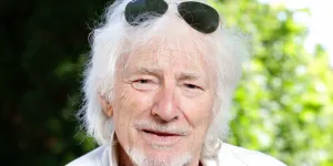 “J’ai fait faillite” : Hugues Aufray avoue être sur la paille et contraint de continuer à travailler