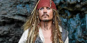 Johnny Depp, déguisé en Jack Sparrow, rend visite à des enfants malades dans un hôpital espagnol