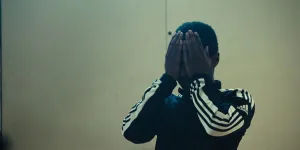 "Les ouvriers du shit travaillent gratuitement" : "Stups", un docu implacable sur l’économie de la drogue à Marseille