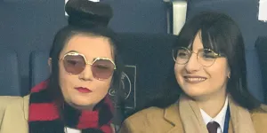 “C’est mensonger, scandaleux” : Après les accusations d’abus de la chanteuse Hoshi, son ex-compagne répond