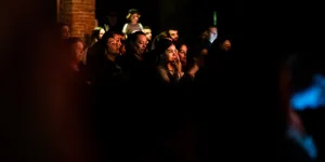 "Ça t'oblige à une très grande douceur dans l’interprétation" : les concerts chez l’habitant, une école pour les artistes