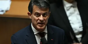 "Risque d'amener le RN à un niveau jamais atteint" : Valls appelle à éviter un "suicide collectif" lors du vote de confiance