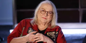 Josiane Balasko violemment critiquée après être apparue en bonne sœur à Caen