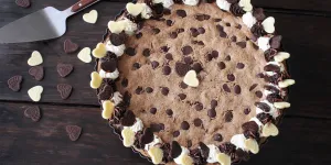 D’où vient la tendance du cookie cake qui cumule des millions de vues sur les réseaux ?