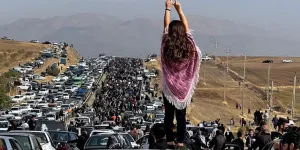 Ni port du voile, ni islam, en Iran, la population aspire à une sécularisation