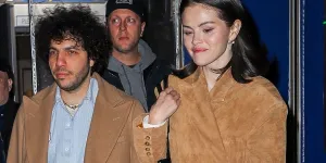 Selena Gomez et Benny Blanco se coordonnent avec des looks inspirés de la tendance western