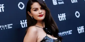 Selena Gomez attaquée sur son apparence, elle réplique : « Je suis juste un être humain »