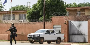 Niger : ce que l'on sait de la "prise en otage" de l'ambassadeur de France à Niamey