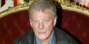 "Énervé, il a arraché tous les tuyaux" : Les révélations de la veuve d’Herbert Léonard sur la mort du chanteur