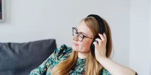 5 podcasts pour développer sa culture G à écouter absolument cet été