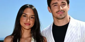 Voici comment recréer 3 looks irrésistibles d’Alexandra Saint Mleux, la petite amie de Charles Leclerc