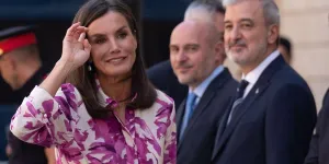 Letizia d’Espagne divine en robe fleurie : qui est le styliste de la reine ?