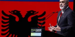 L'Albanie nomme pour la première fois un ministre généré par intelligence artificielle