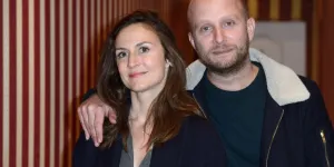 Camille Chamoux : qui est son célèbre mari, avec qui elle vit en "trouple" ?